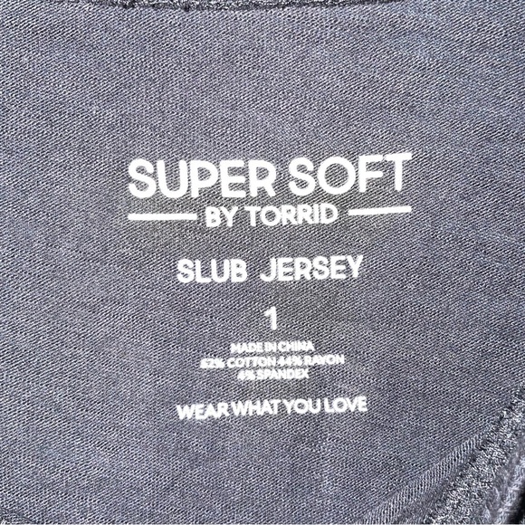 Torrid Super Soft Slub Jersey Long Sleeve Skull Print Joy to the World Tour Top - Picture 2 of 6